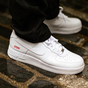 シュプリーム×ナイキ エアフォース1 ロー SUPREME × NIKE AIR FORCE 1 LOW WHITE