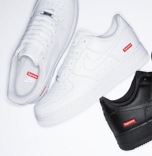 シュプリーム×ナイキ エアフォース1 ロー SUPREME × NIKE AIR FORCE 1 LOW WHITE